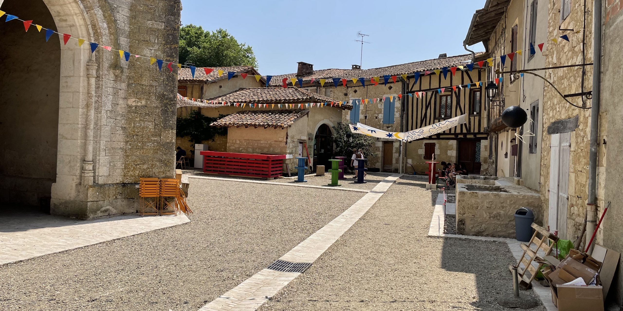 SARRANT-AMENAGEMENT COEUR-VILLAGE-