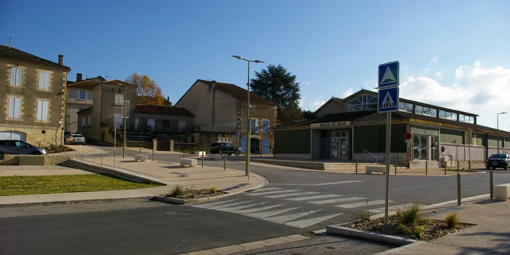 FLEURANCE-PLACE-DU-MARCADET- AMENAGEMENT URBAIN FLEURANCE-PLACE-DU-MARCADET- AMENAGEMENT URBAIN