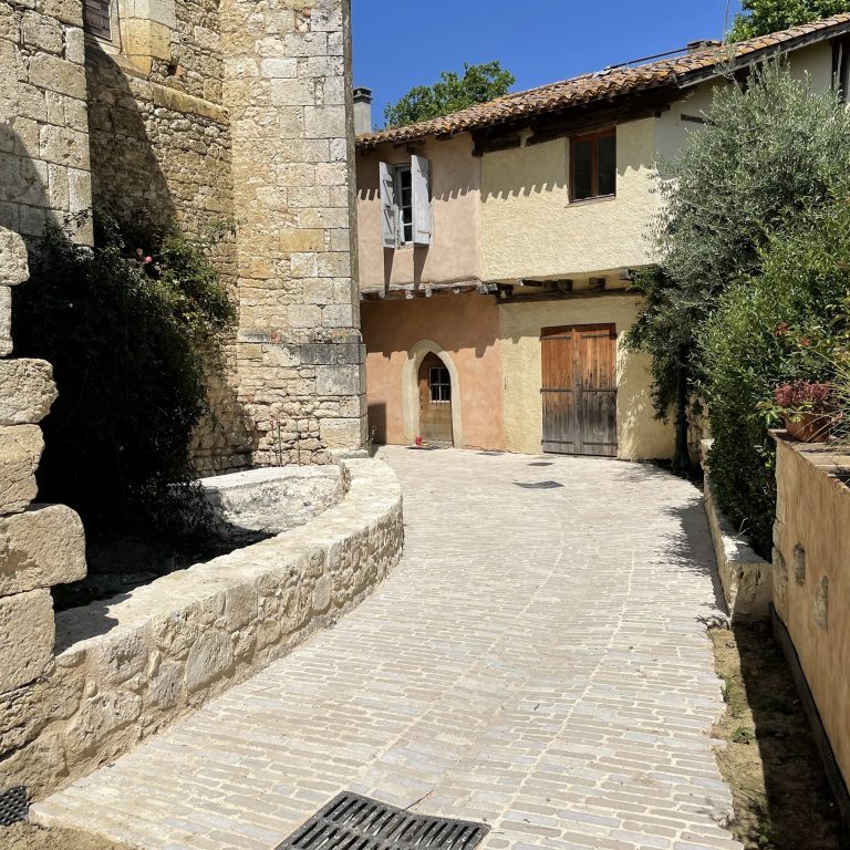 SARRANT-REALISATION COEUR DU VILLAGE