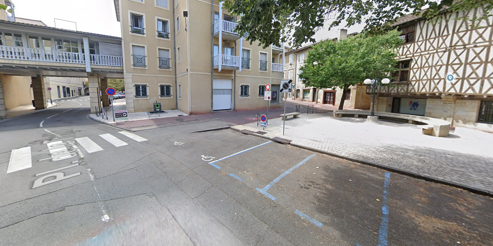 AUCH CASERNE D'ESPAGNE-