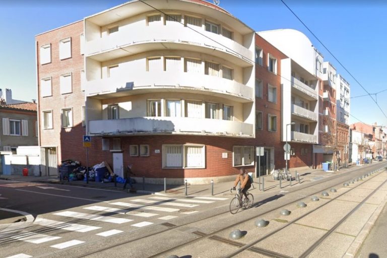 TOULOUSE- AVENUE DE MURET-RELEVE PIED IMMEUBLE AVANT REHABILIATION TOULOUSE- AVENUE DE MURET-RELEVE PIED IMMEUBLE AVANT REHABILIATION